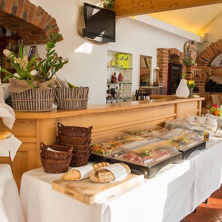 Hotel Restaurant Grune Au ペラウ エクステリア 写真