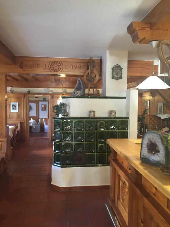 Hotel Restaurant Grune Au ペラウ エクステリア 写真