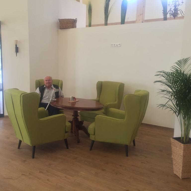 Hotel Restaurant Grune Au ペラウ エクステリア 写真