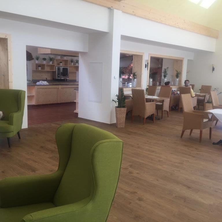 Hotel Restaurant Grune Au ペラウ エクステリア 写真